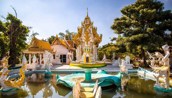 Templos De Wat Tham Suea